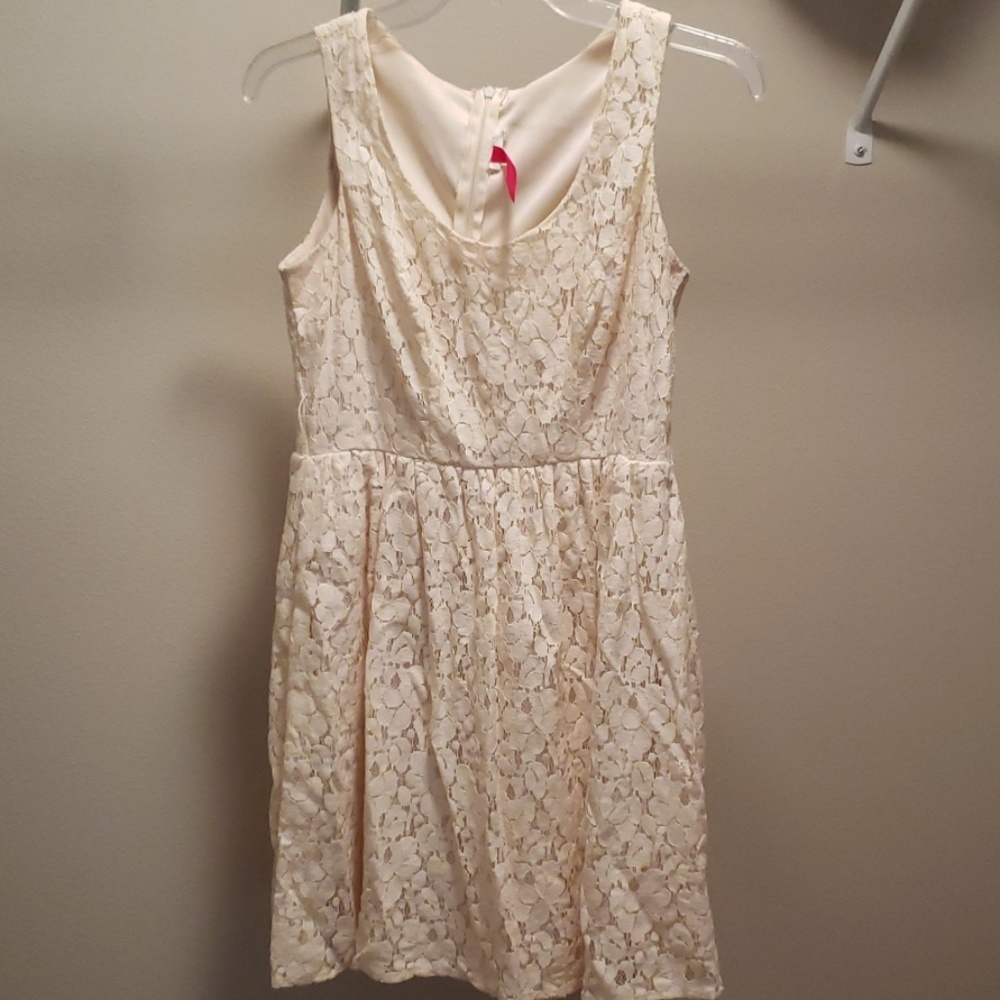 Cream Lace short dress